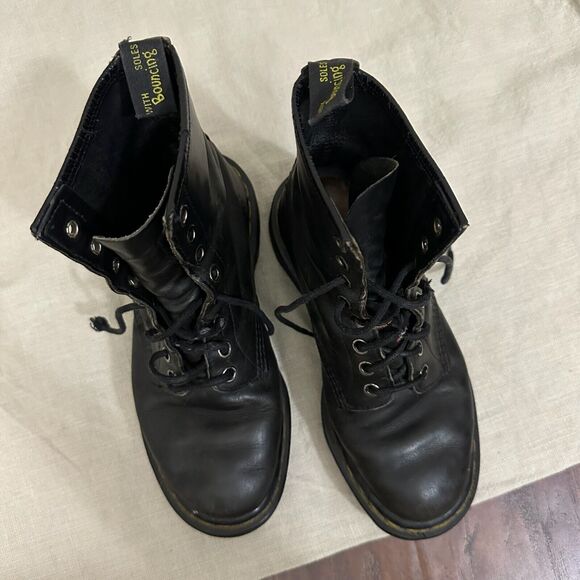DR. MARTENS 1460 Pascal Smooth Leather Combat Boots in Black UK MADE Kids - Picture 3 of 13